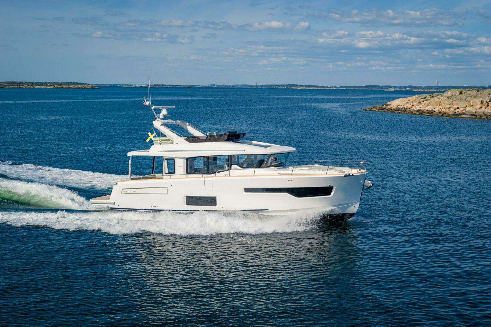 2027 Nimbus 495 Flybridge - Image 3