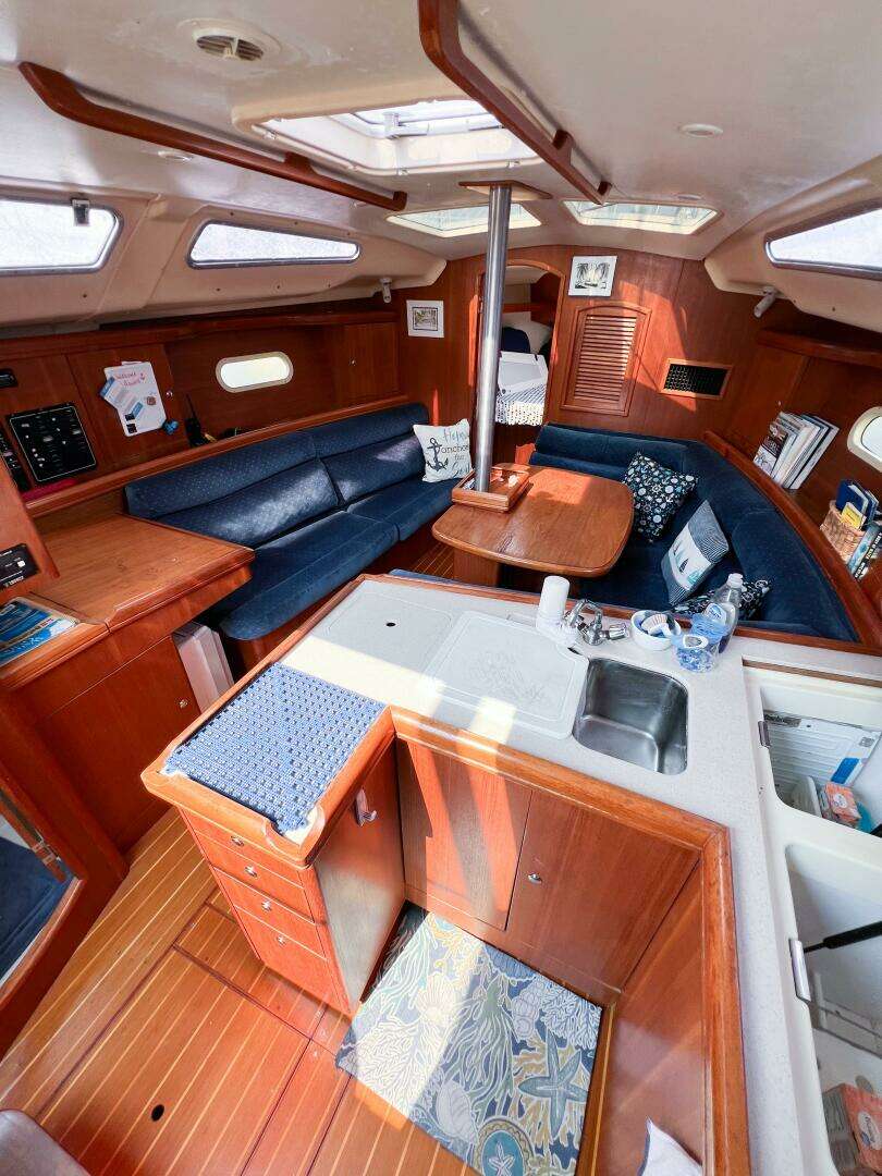 2002 Hunter 356 - Image 33