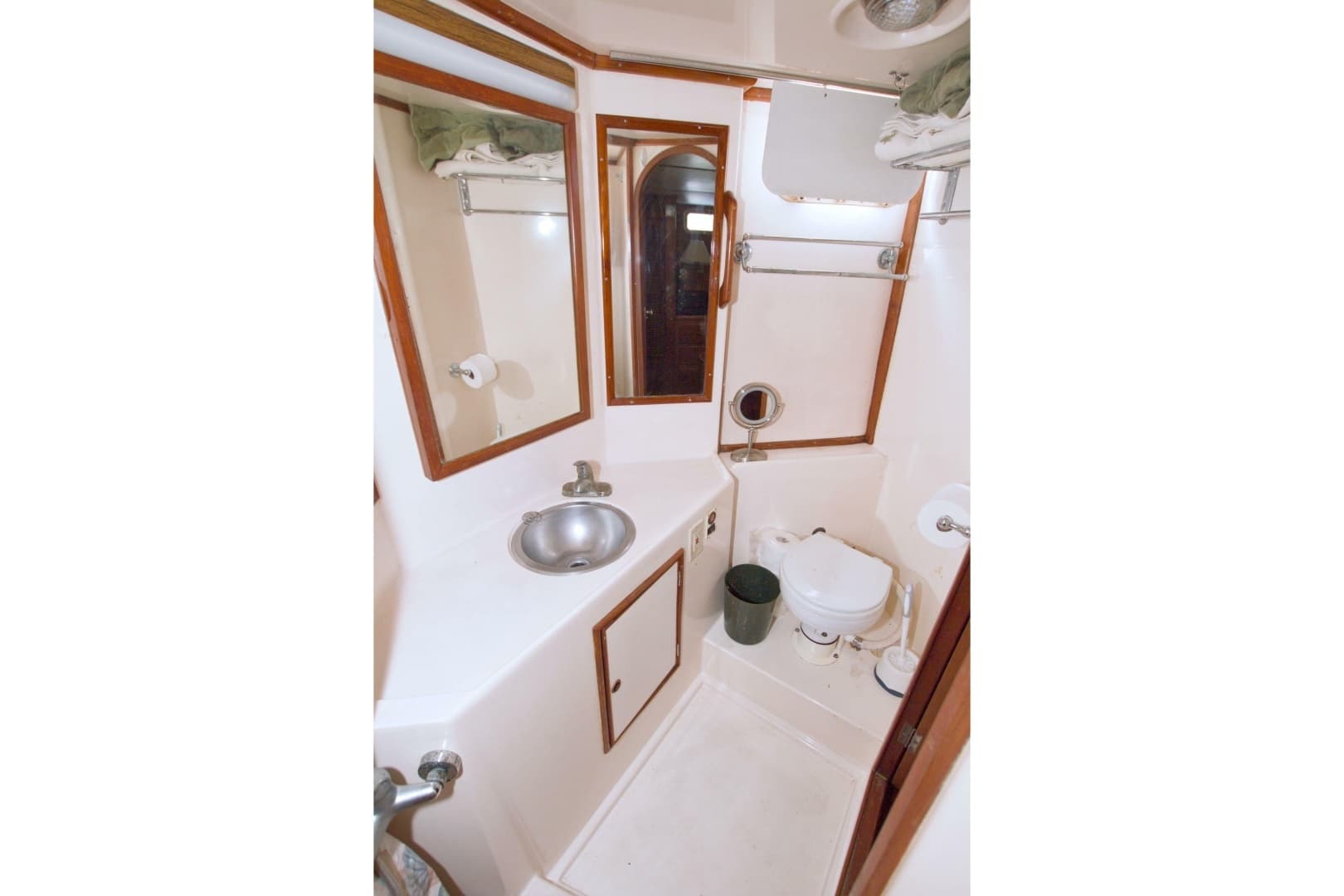1984 Present Yachts 42 Sundeck - Image 59