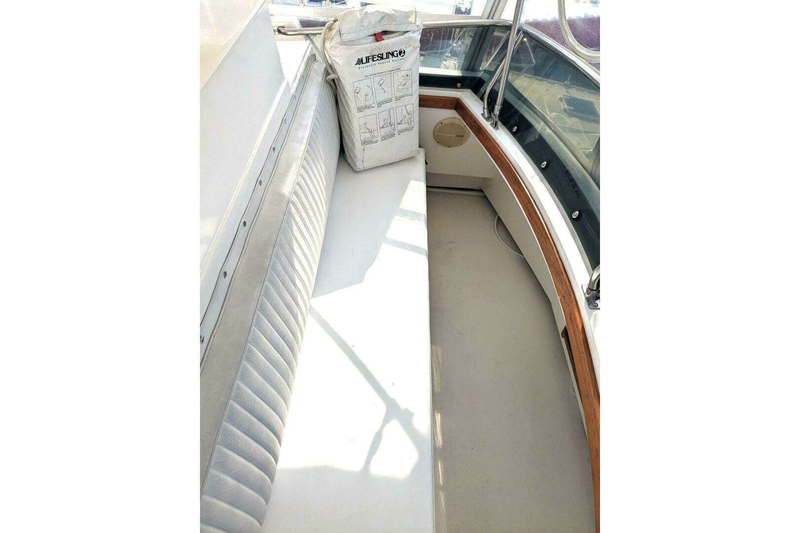 1988 Cape Dory 36 Flybridge Sedan Fast Trawler - Image 19