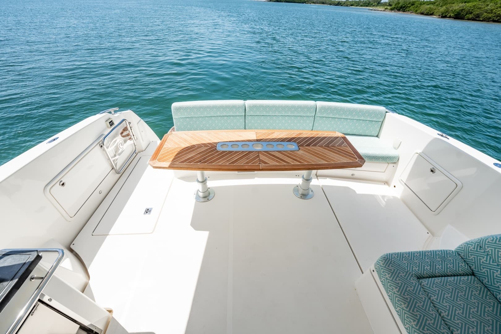 2016 Riviera 5000 Sport Yacht - Image 39