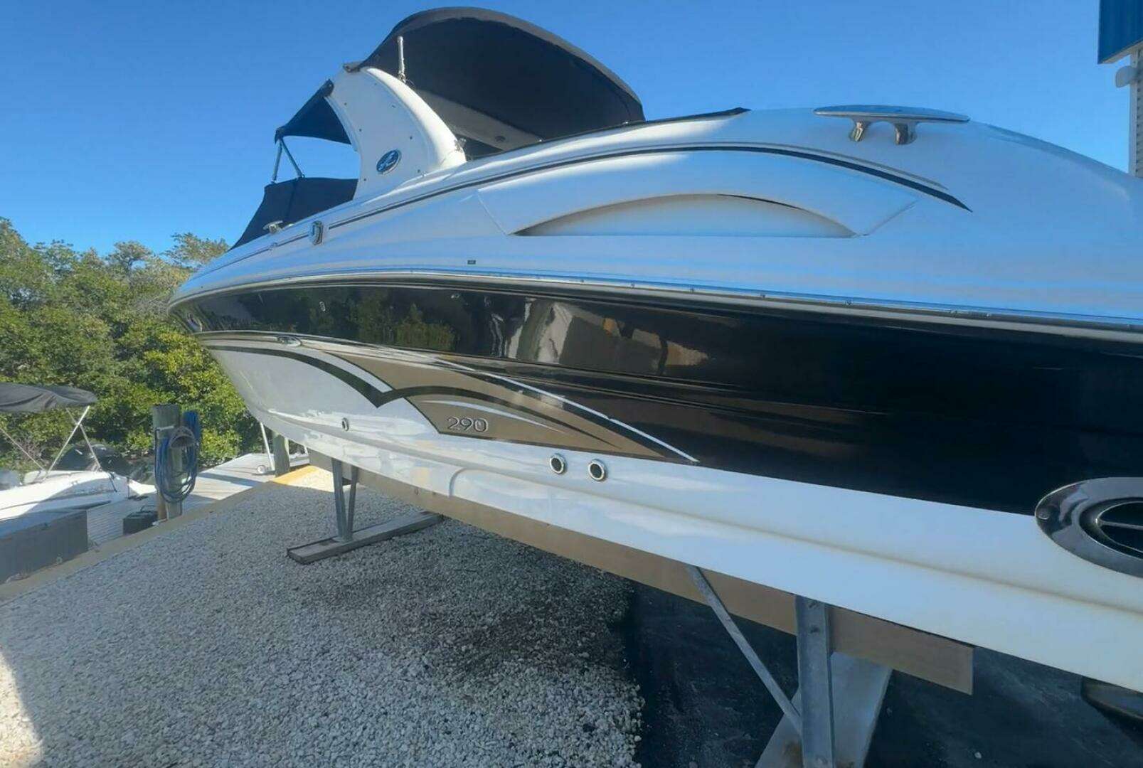 2002 Sea Ray 290 Bowrider - Image 2