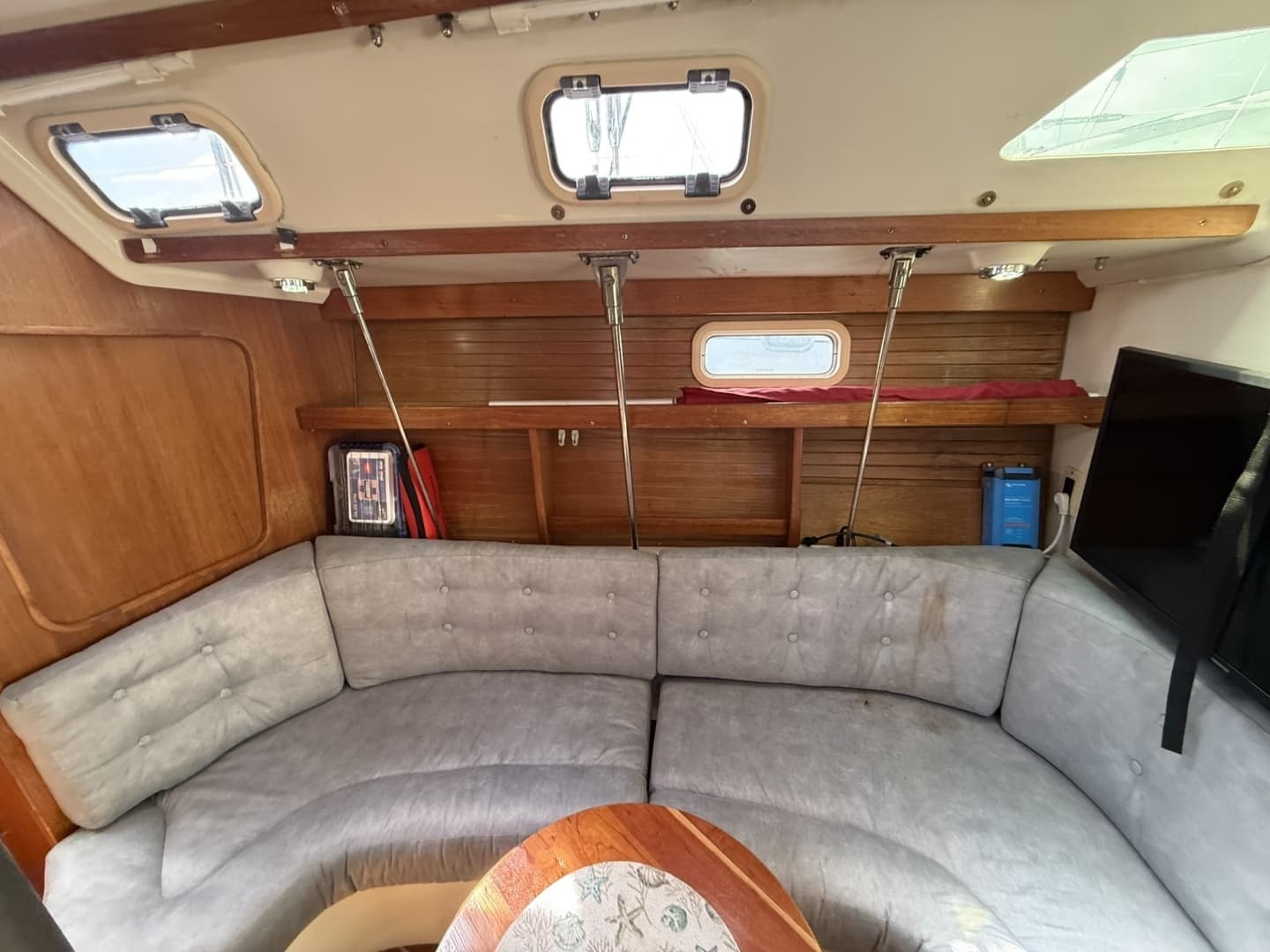 1995 Catalina 320 - Image 13