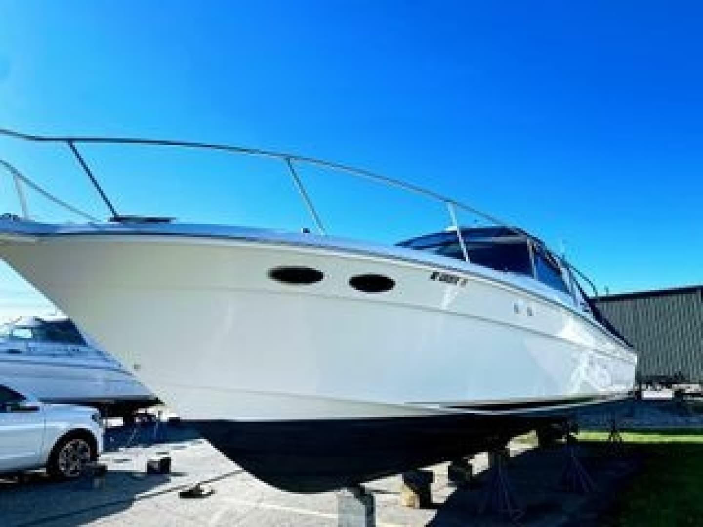 1999 Sea Ray 370 Express - Image 3