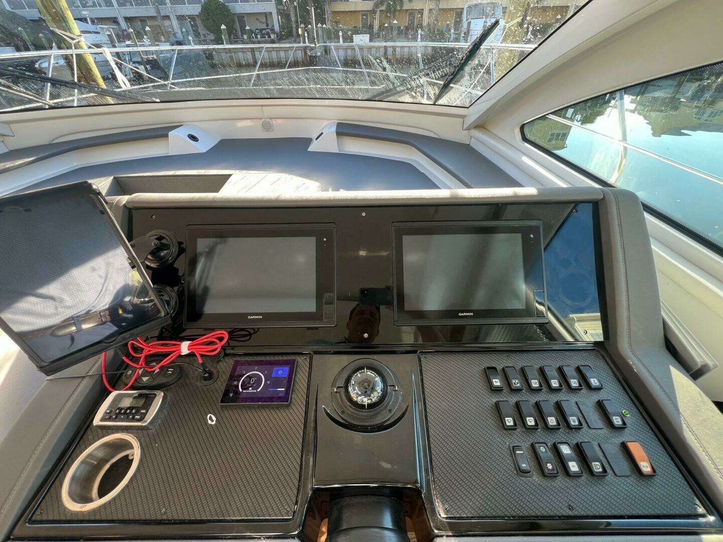 2018 Cruisers Yachts 42 Cantius - Image 14