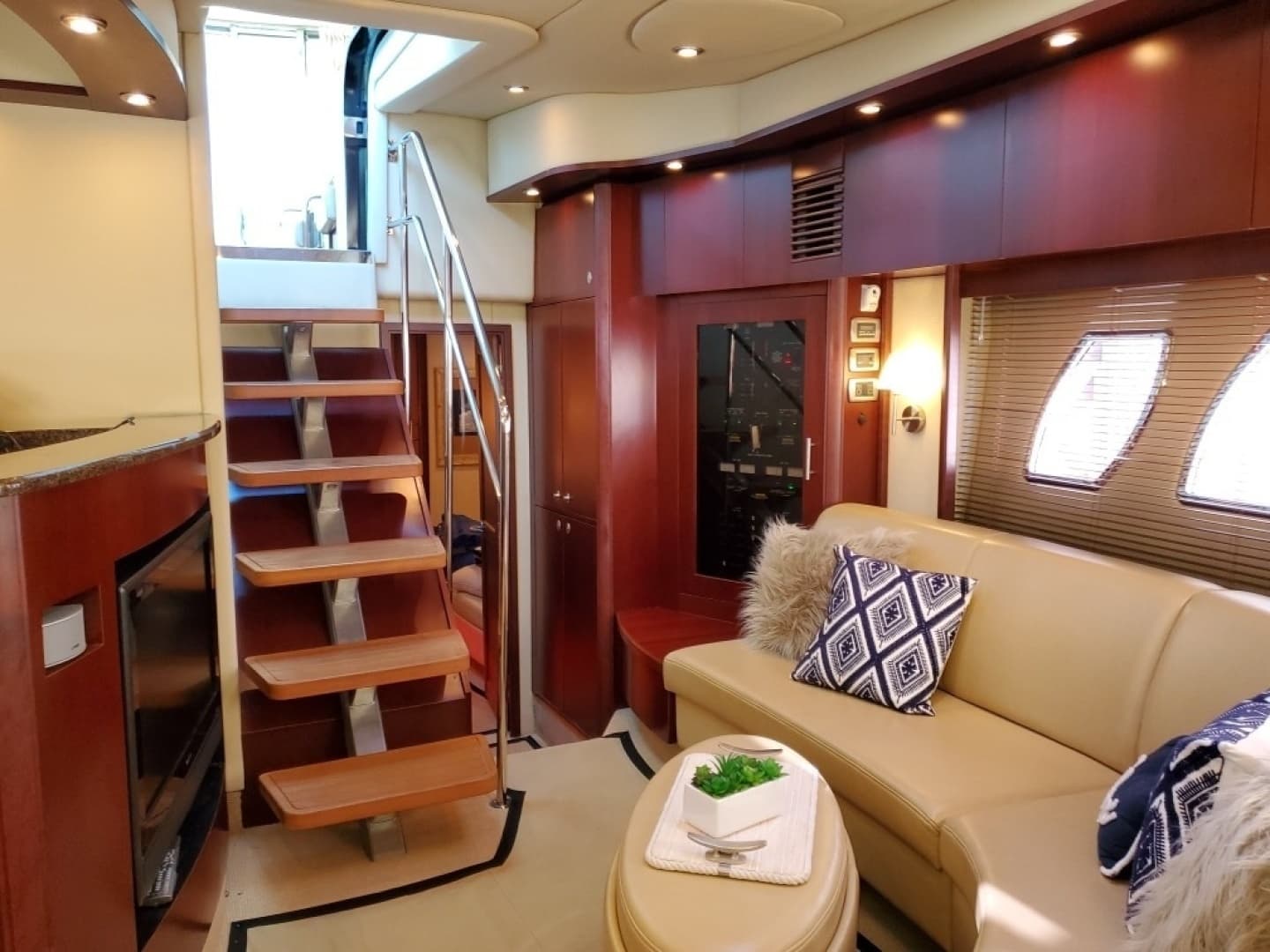 2006 Sea Ray 60 Sundancer - Image 31