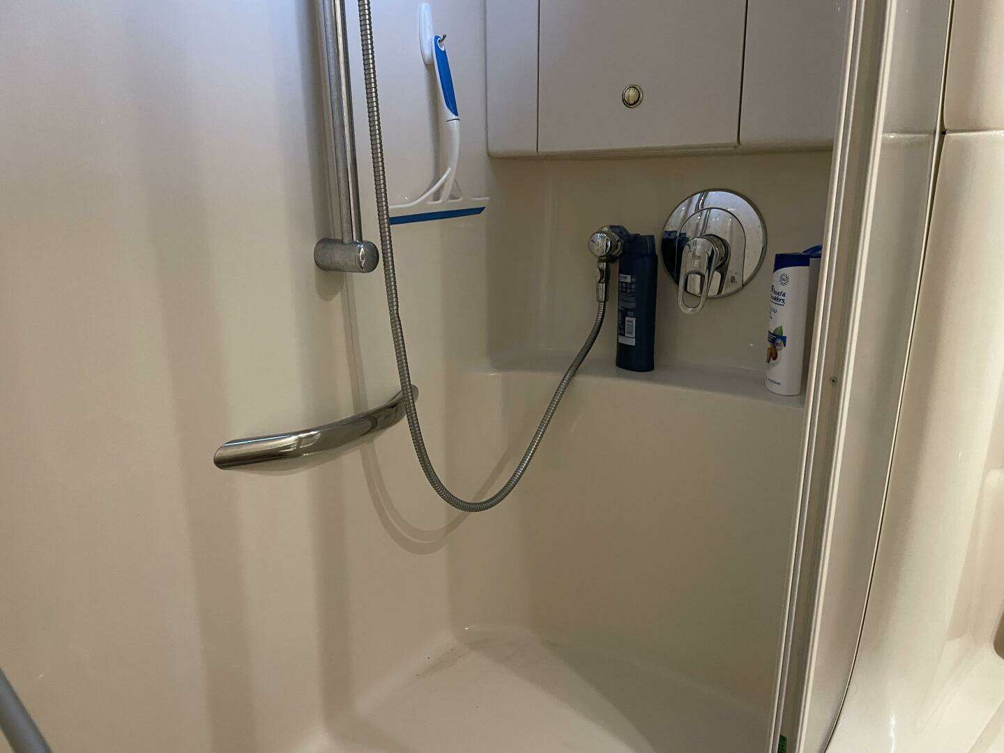 2001 Sea Ray 380 Sundancer - Image 35