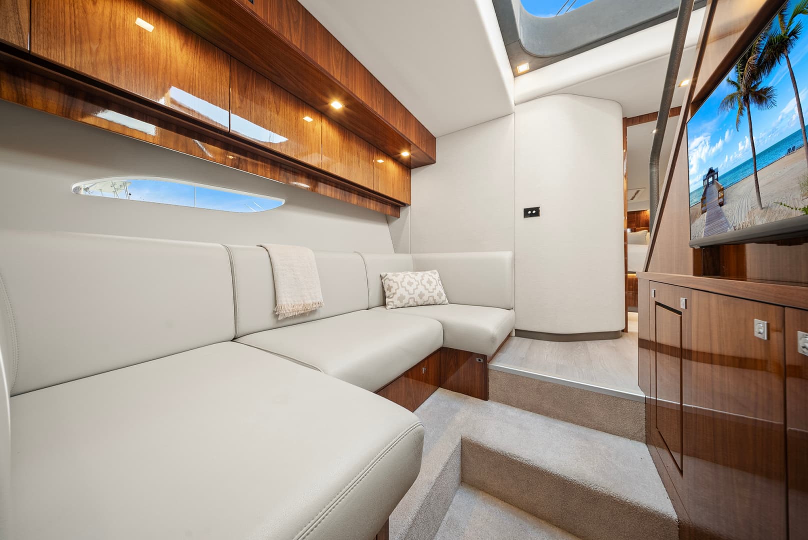 2024 Riviera 6000 SPORT YACHT - Image 83