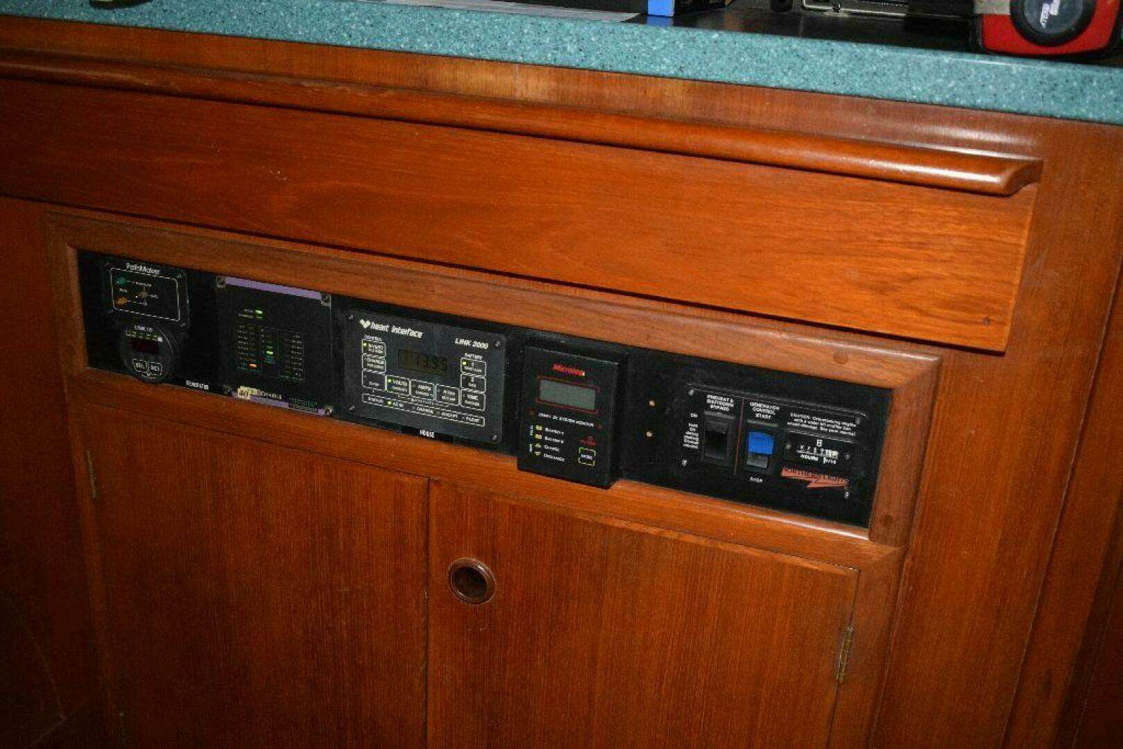 1984 DeFever — - Image 28