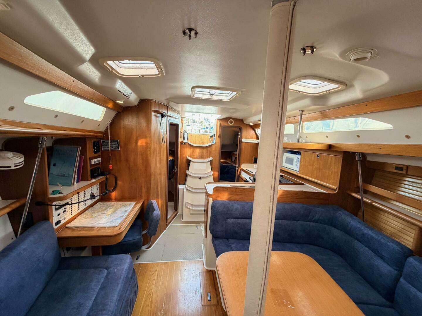 2001 Catalina 380 - Image 32
