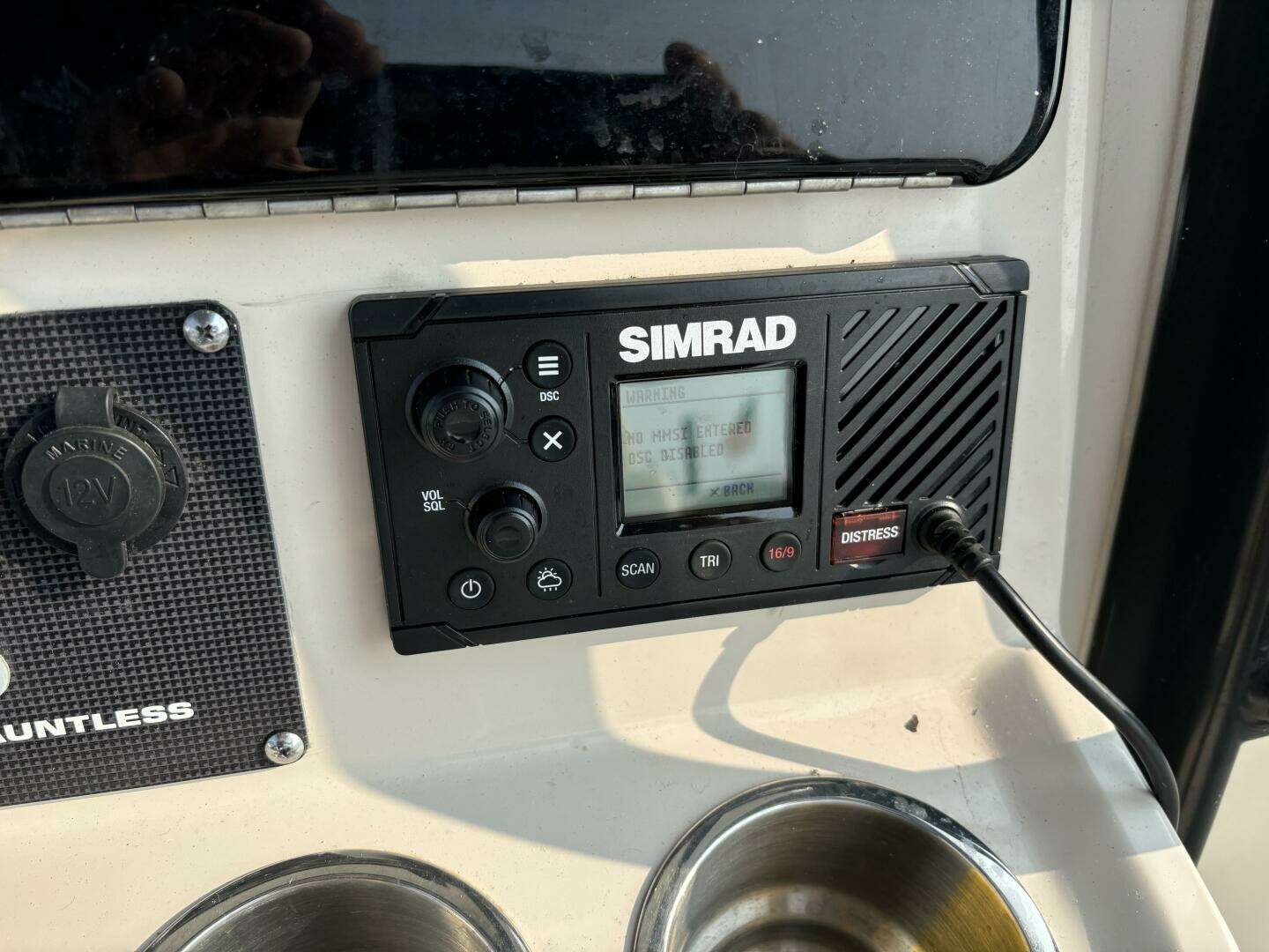 2023 Boston Whaler 250 Dauntless - Image 17