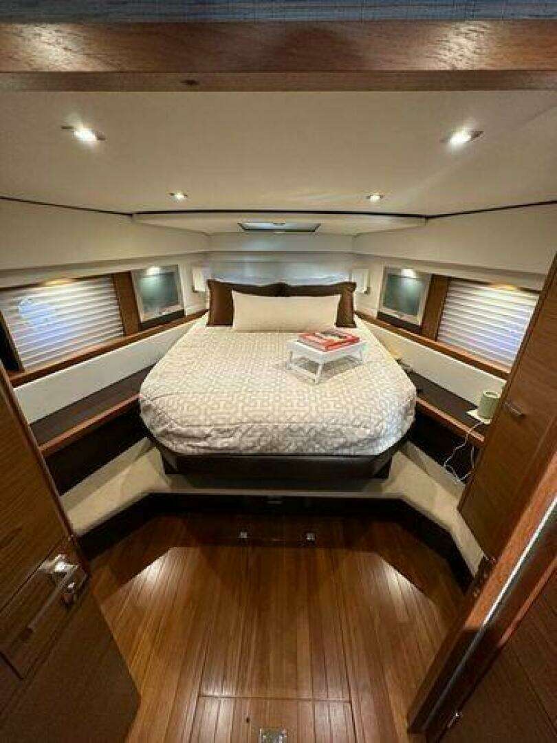 2016 Tiara Yachts 44 Coupe - Image 10