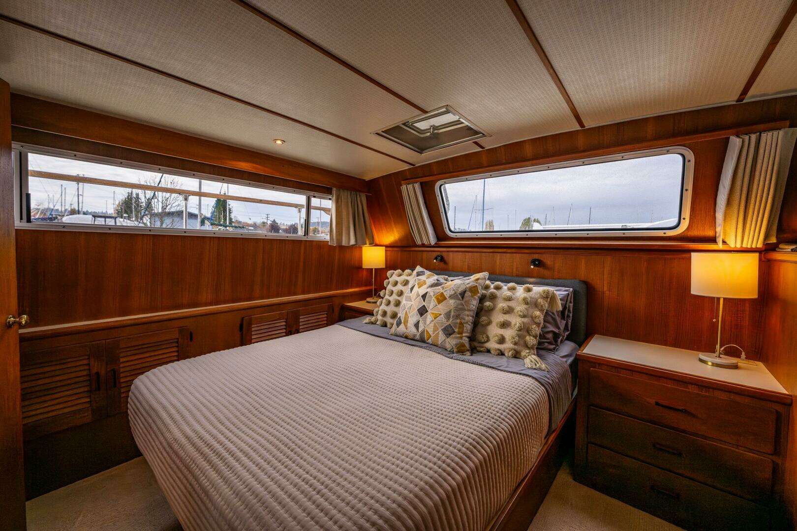 1991 Tollycraft 48 - Image 46