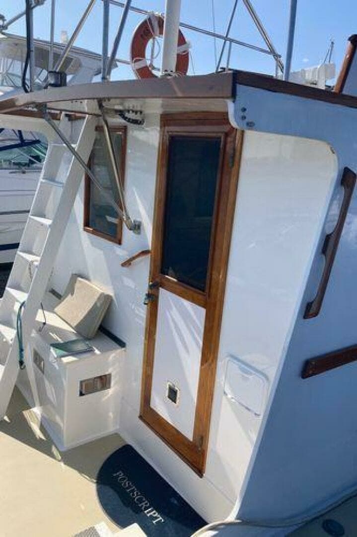 1984 Duffy Flybridge Cruiser - Image 9