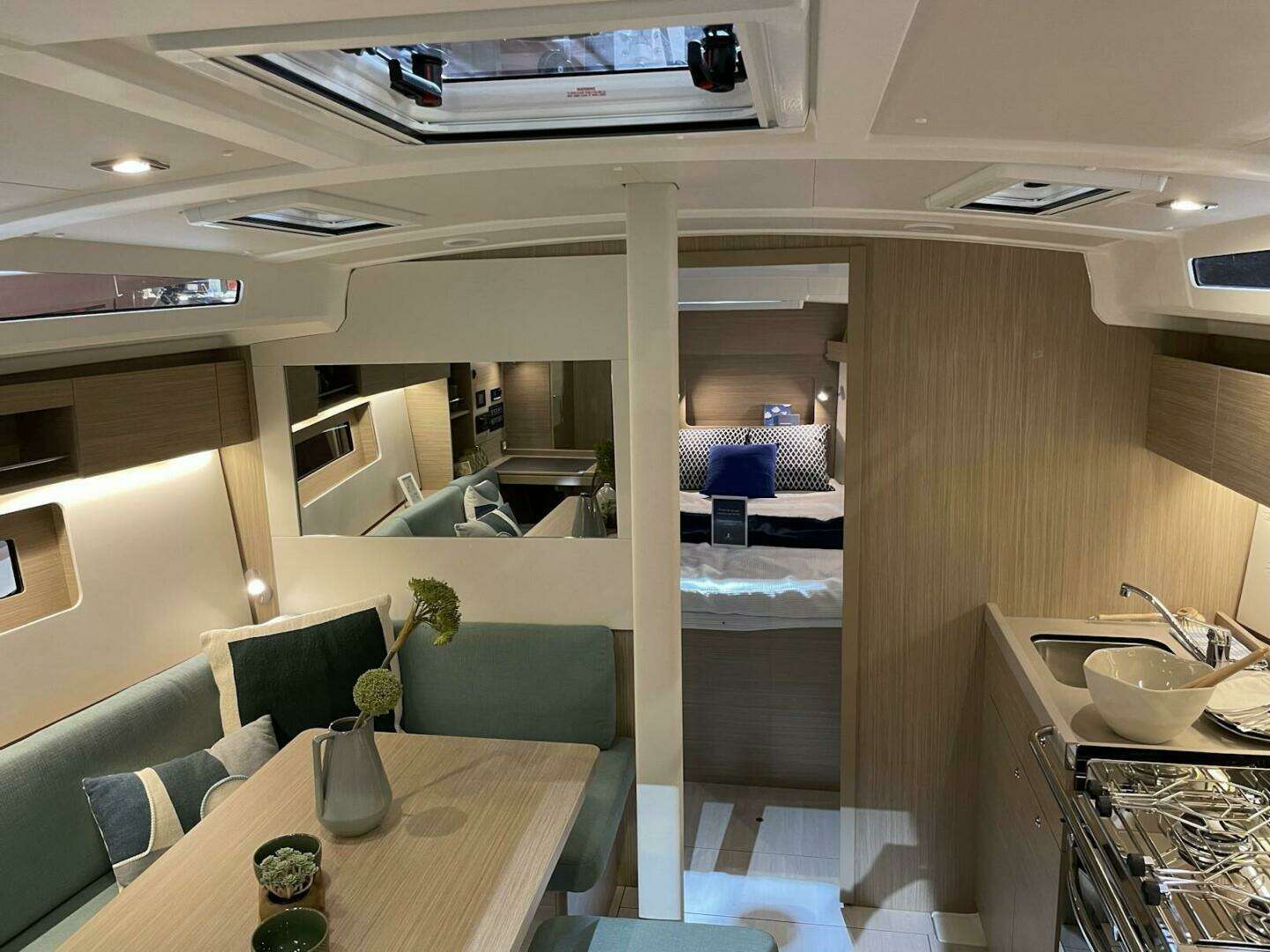 2026 Beneteau Oceanis 37.1 ELECTRIC - Image 14
