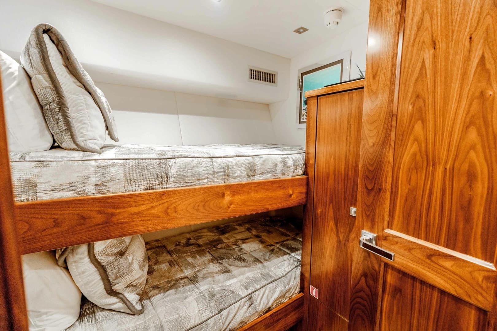 2018 Viking 72 Convertible - Image 22