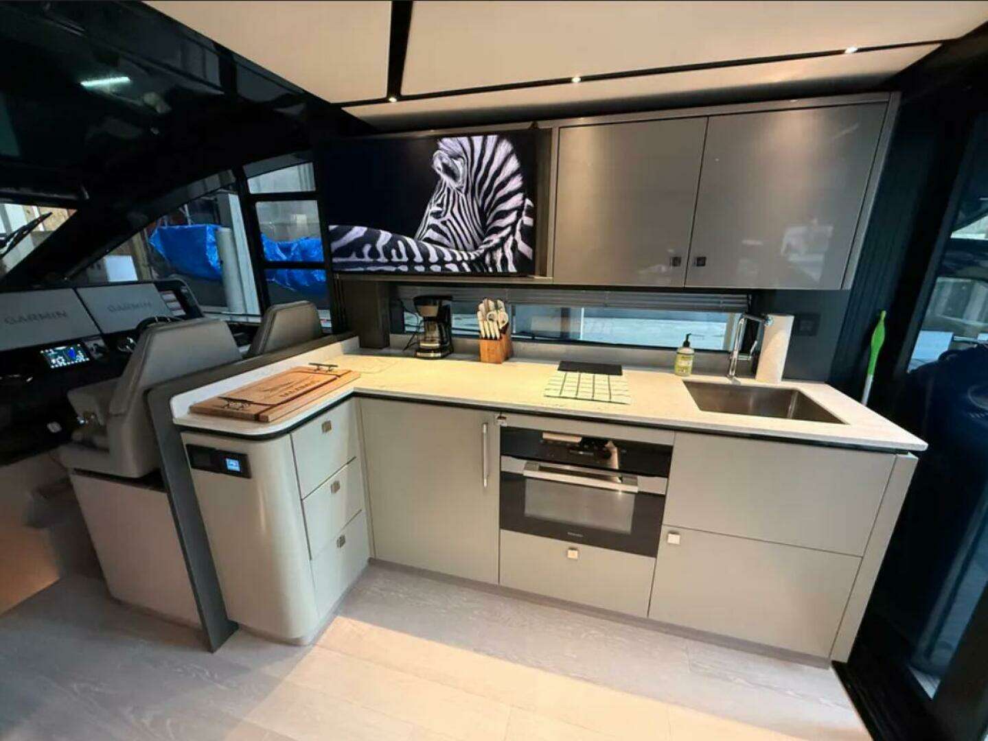 2025 Sunseeker 55 Predator - Image 3