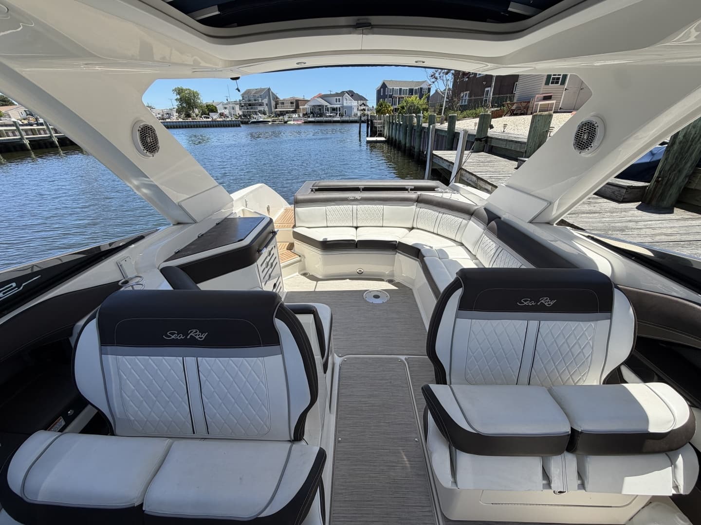 2017 Sea Ray 310 SLX - Image 23