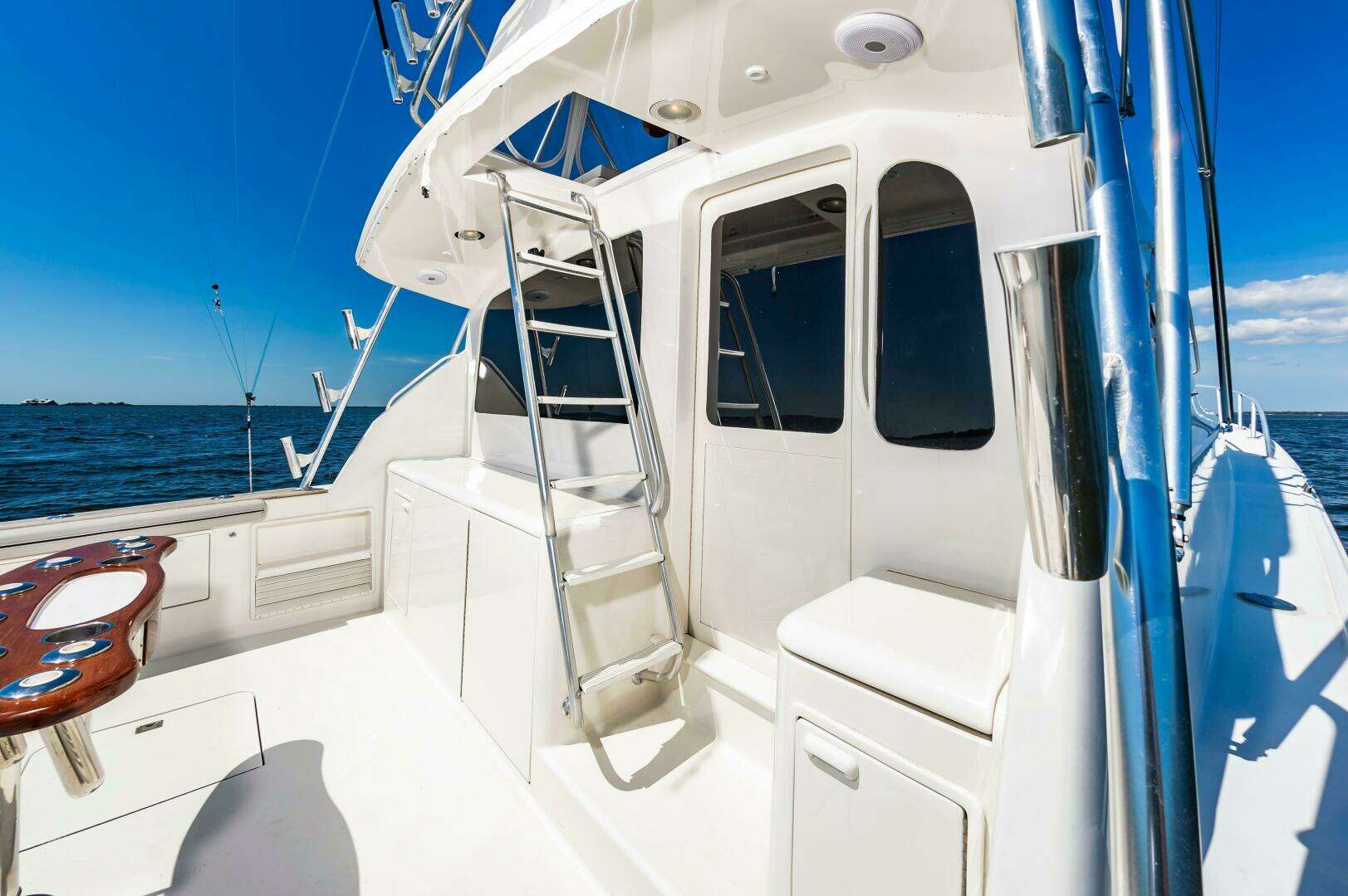 2000 Ocean 48 Supersport - Image 13