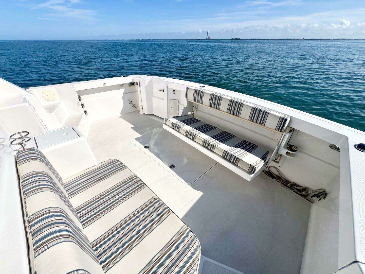2006 Sabre 38 Hard Top Express - Image 9