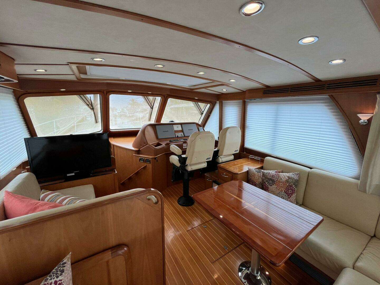 2013 Sabre 48 Salon Express - Image 33
