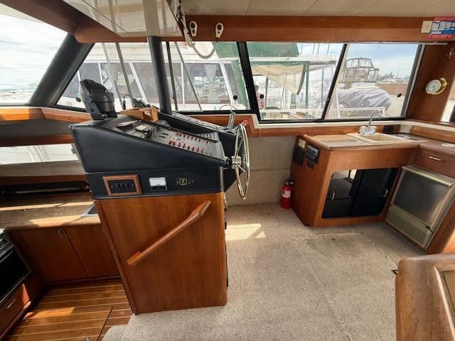 1990 Bayliner 3888 Motoryacht - 18
