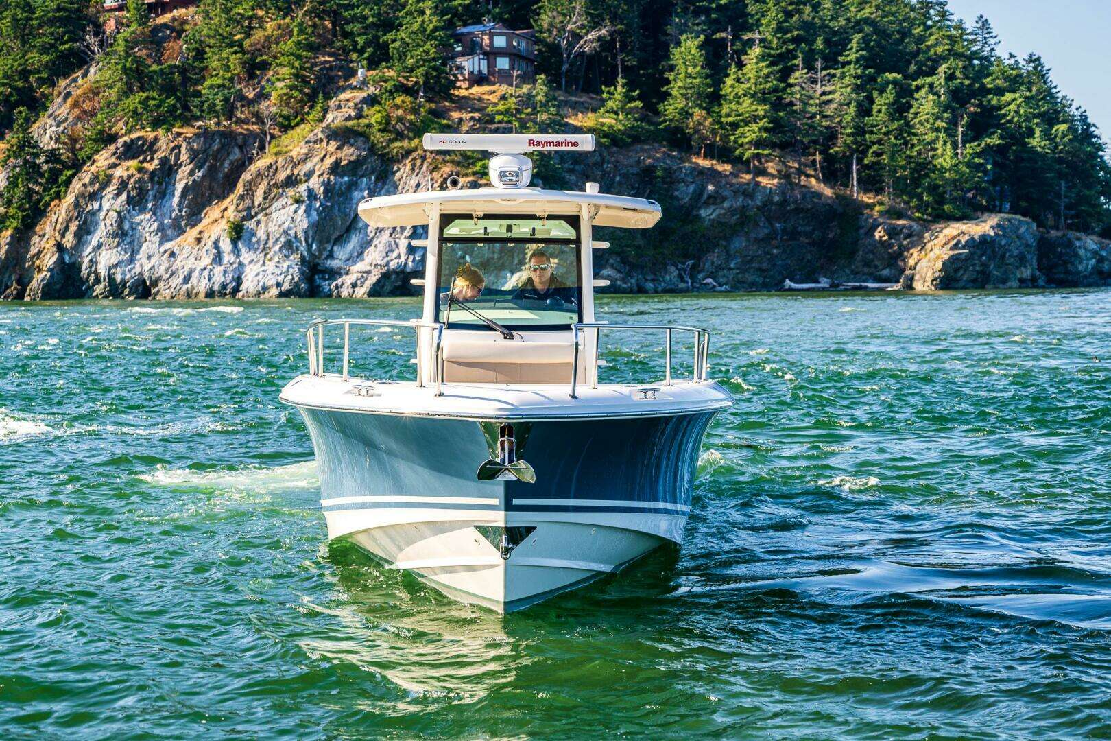 2017 Boston Whaler 330 Outrage - Image 7