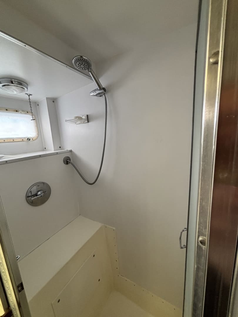 1979 Hatteras Motor Yacht - Image 31