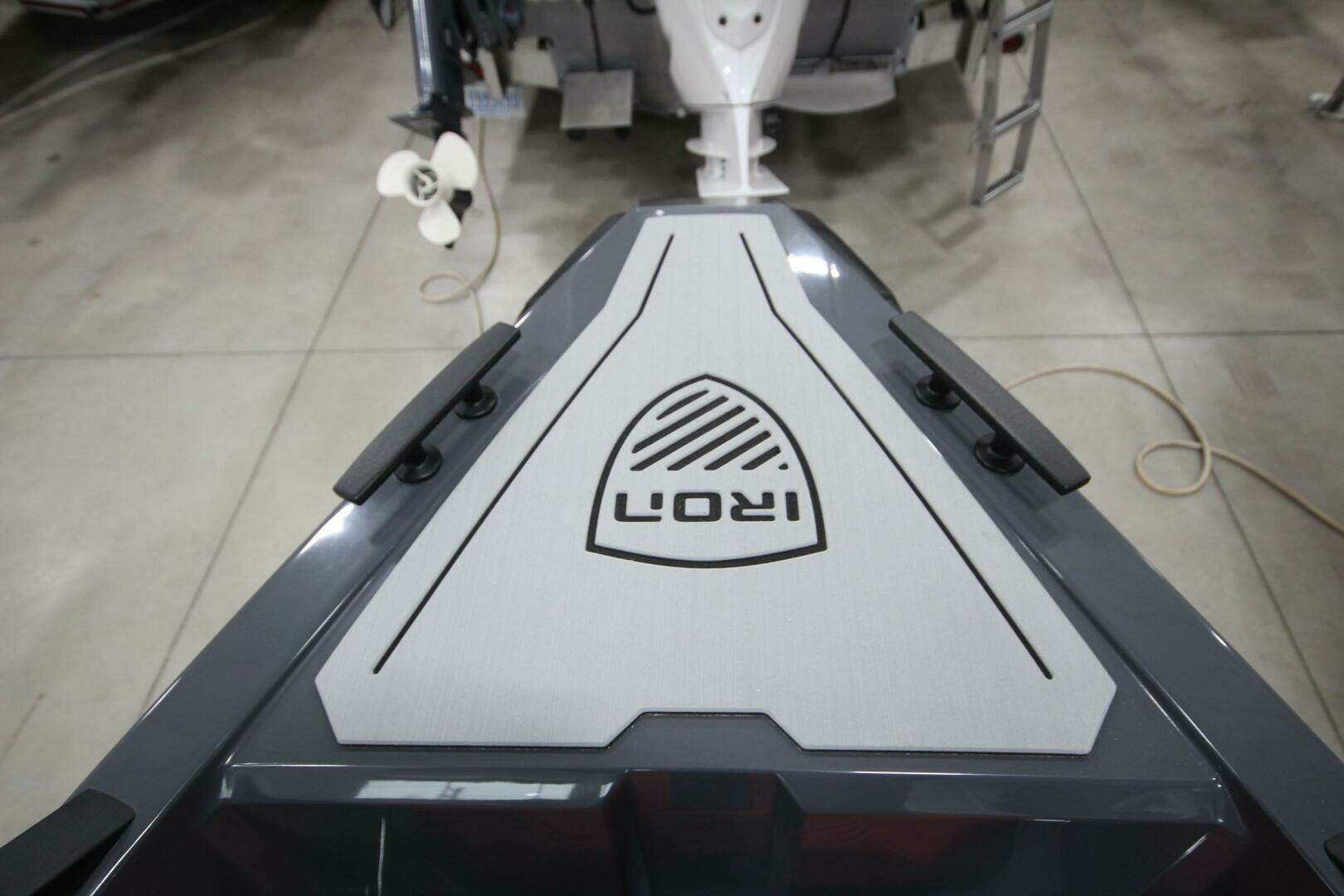 2026 Iron 827 T-Top - Image 34
