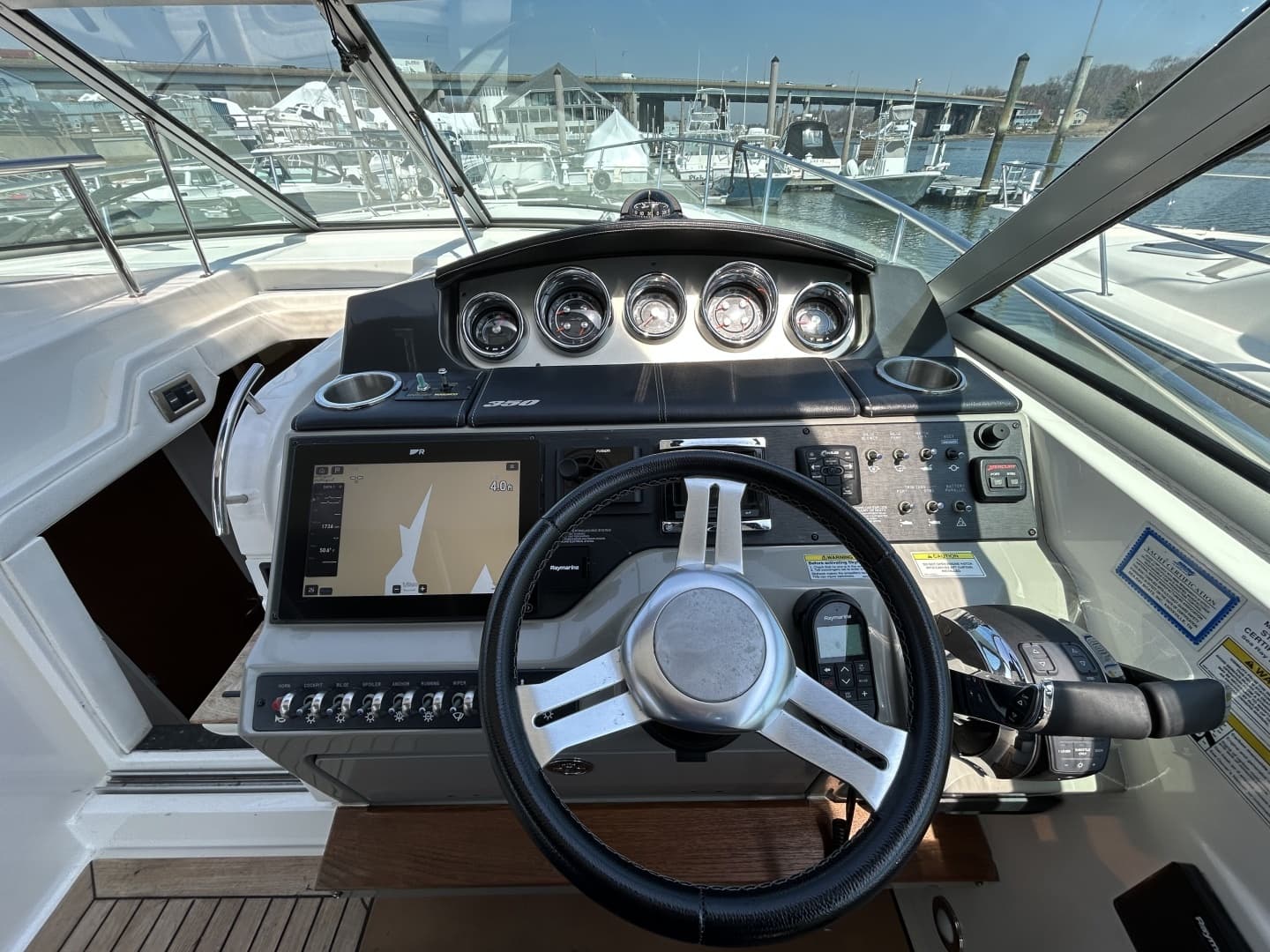 2014 Sea Ray 350 Sundancer - Image 8