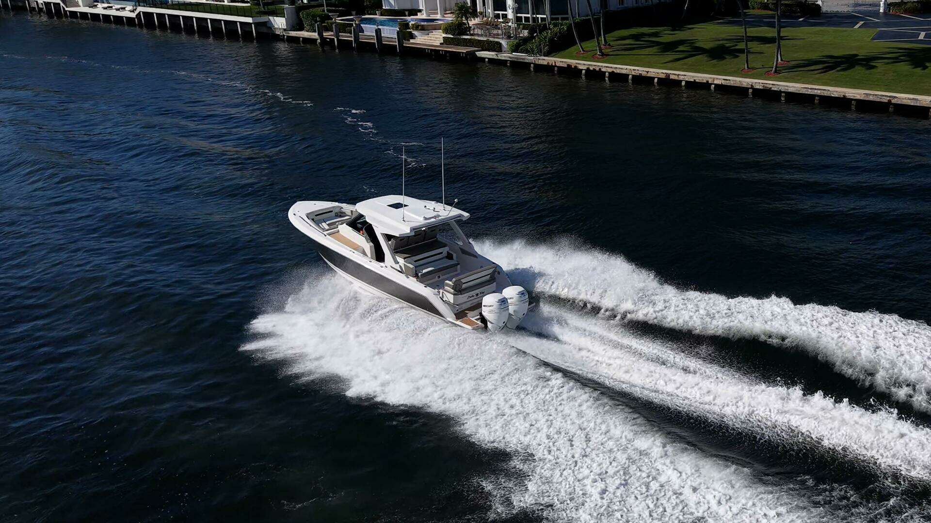 2023 Tiara Yachts 34LS - Image 9