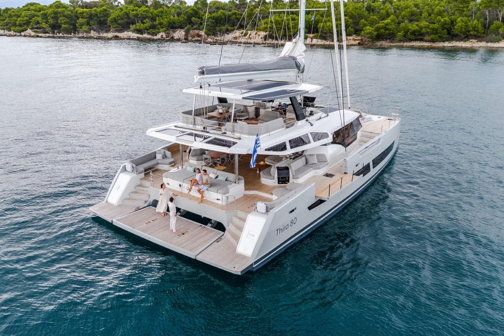 Catamaran Fountaine Pajot Thira 80