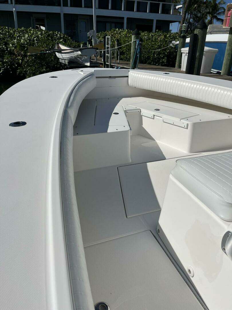 2006 Regulator 32 Center Console - Image 8