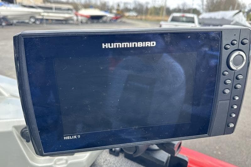 Humminbird Helix 9 fish finder on 2017 Tracker Pro Guide V-16 SC boat.