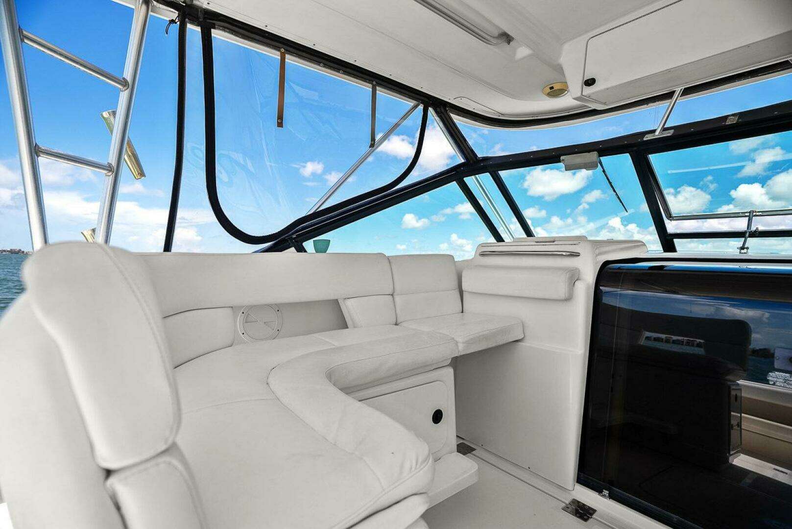 2003 Tiara Yachts 3100 Open LE - Image 3