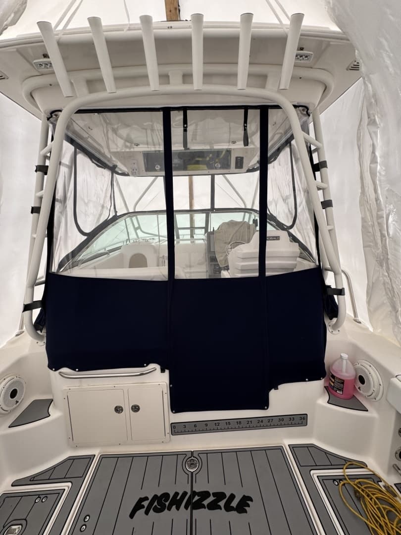 2018 Robalo 305 - Image 3
