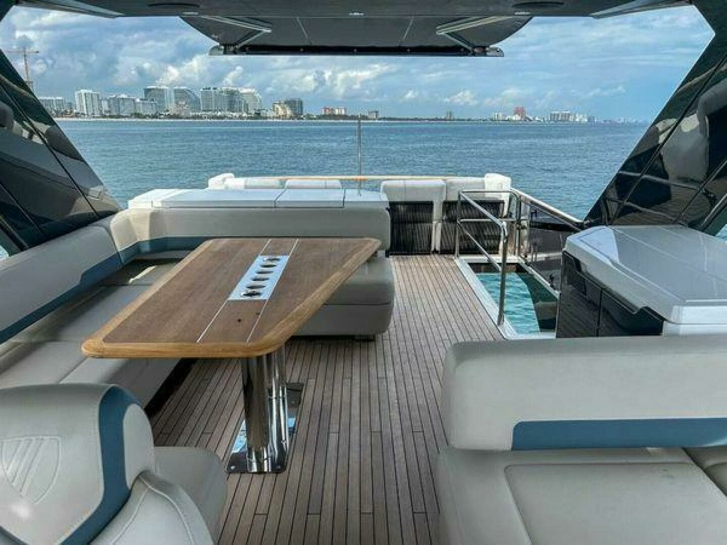 2024 Fairline 68 Squadron - Image 22