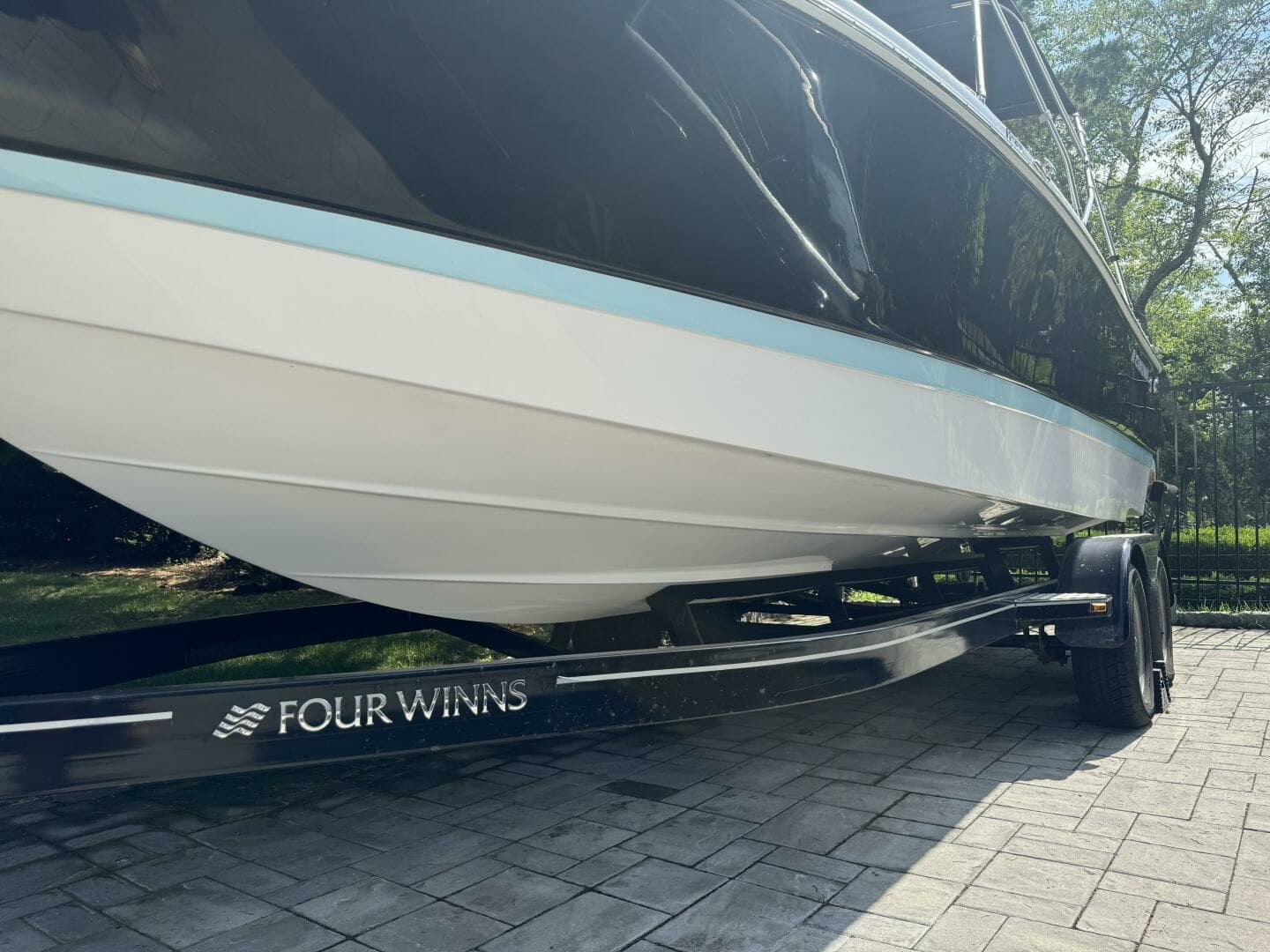 2019 Four Winns H230 - Image 5