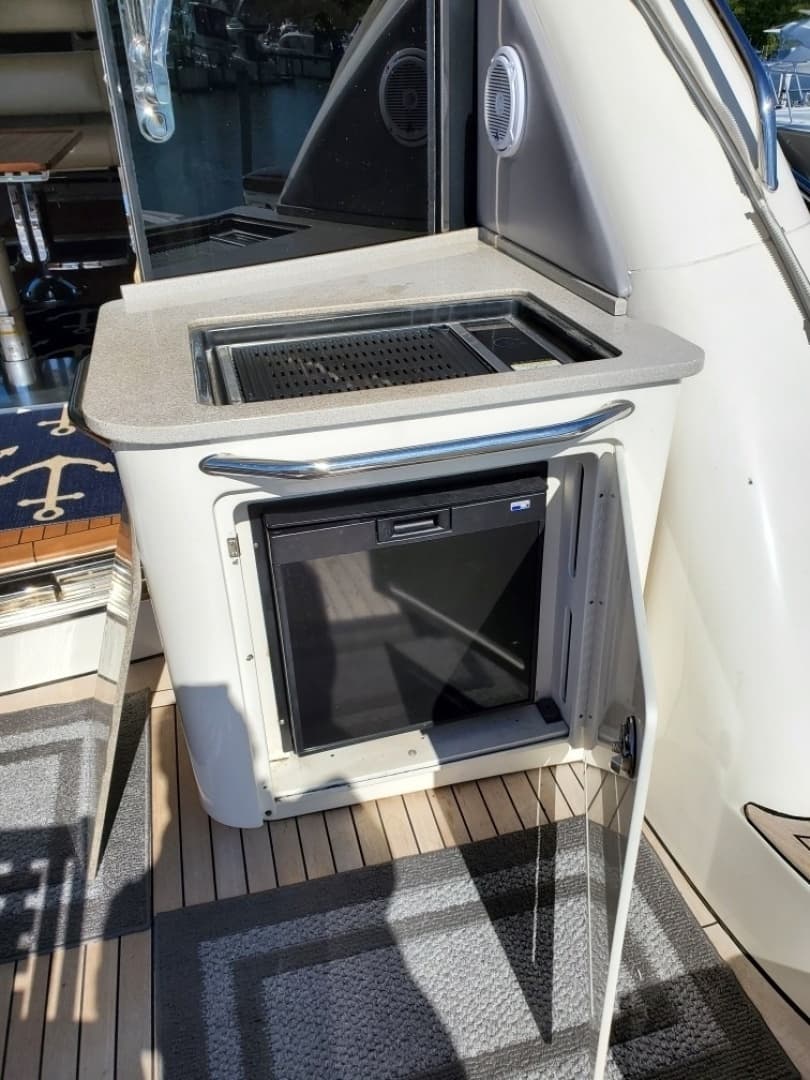 2006 Sea Ray 60 Sundancer - Image 17