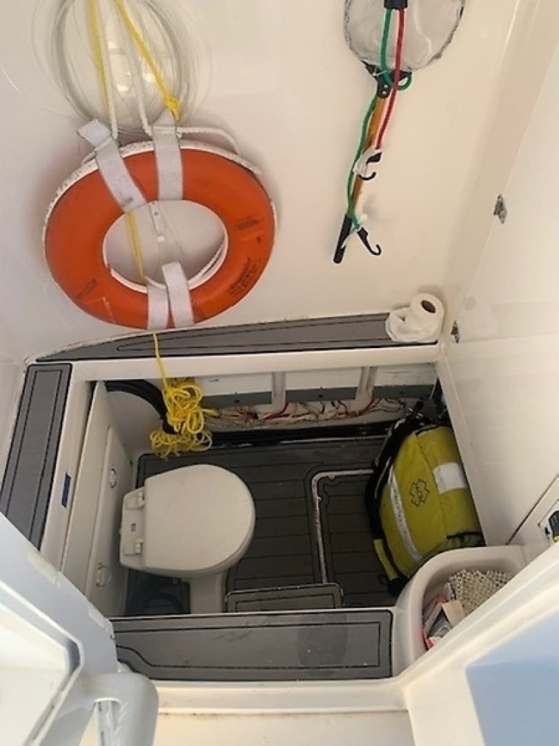 2019 Contender Center Console - Image 14