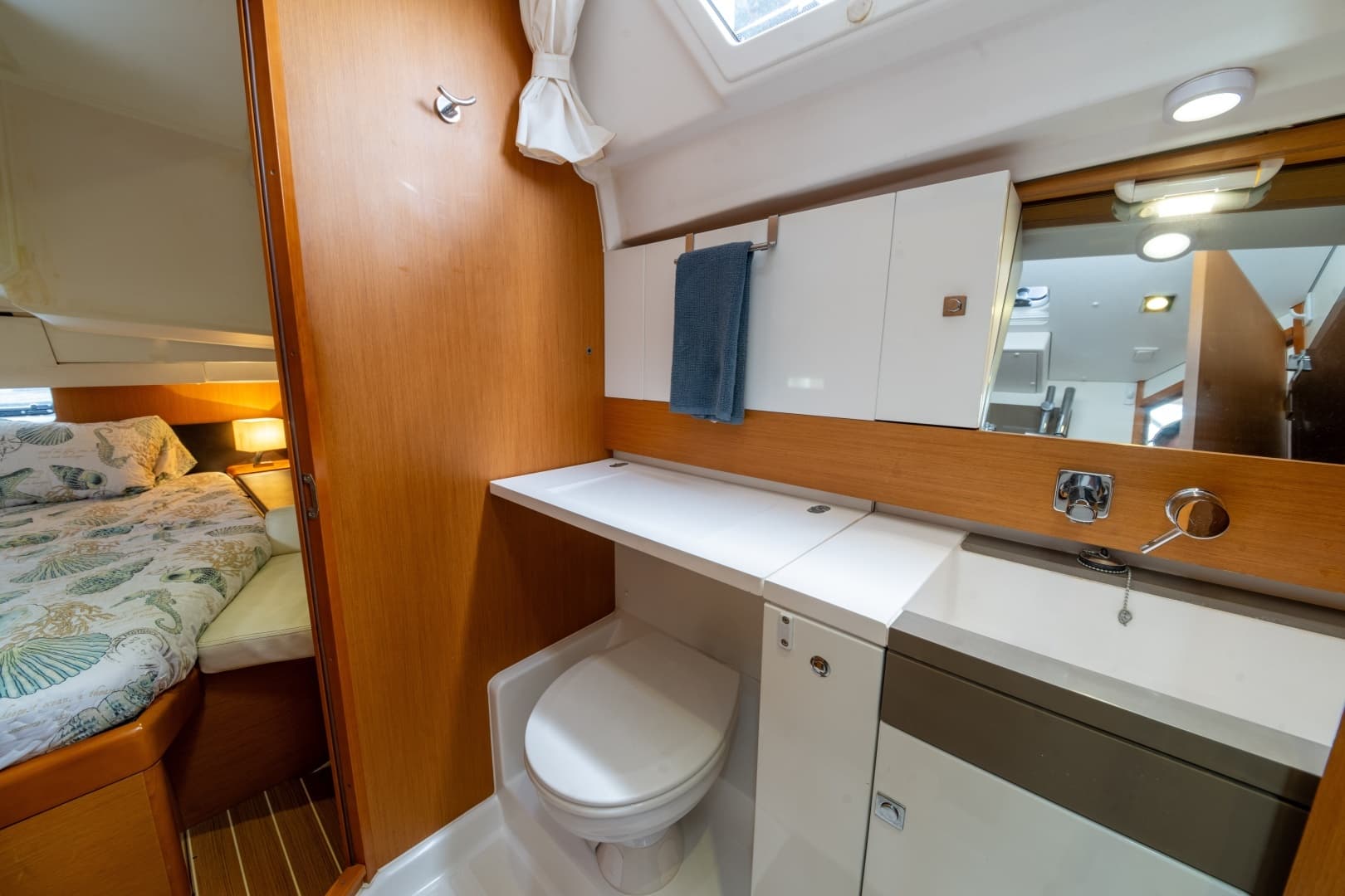 2015 Jeanneau 41 DS - Image 45