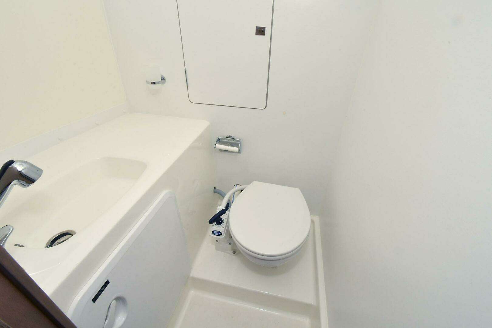 2018 Prestige 560 Fly - Image 71