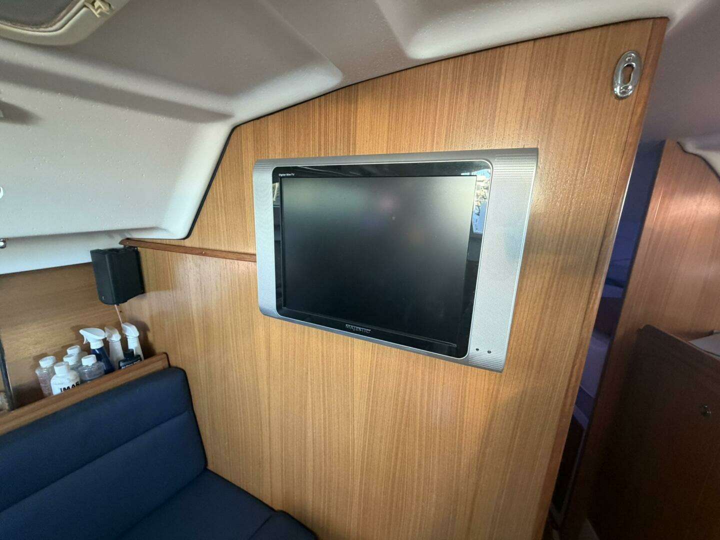2010 Catalina 309 - Image 76