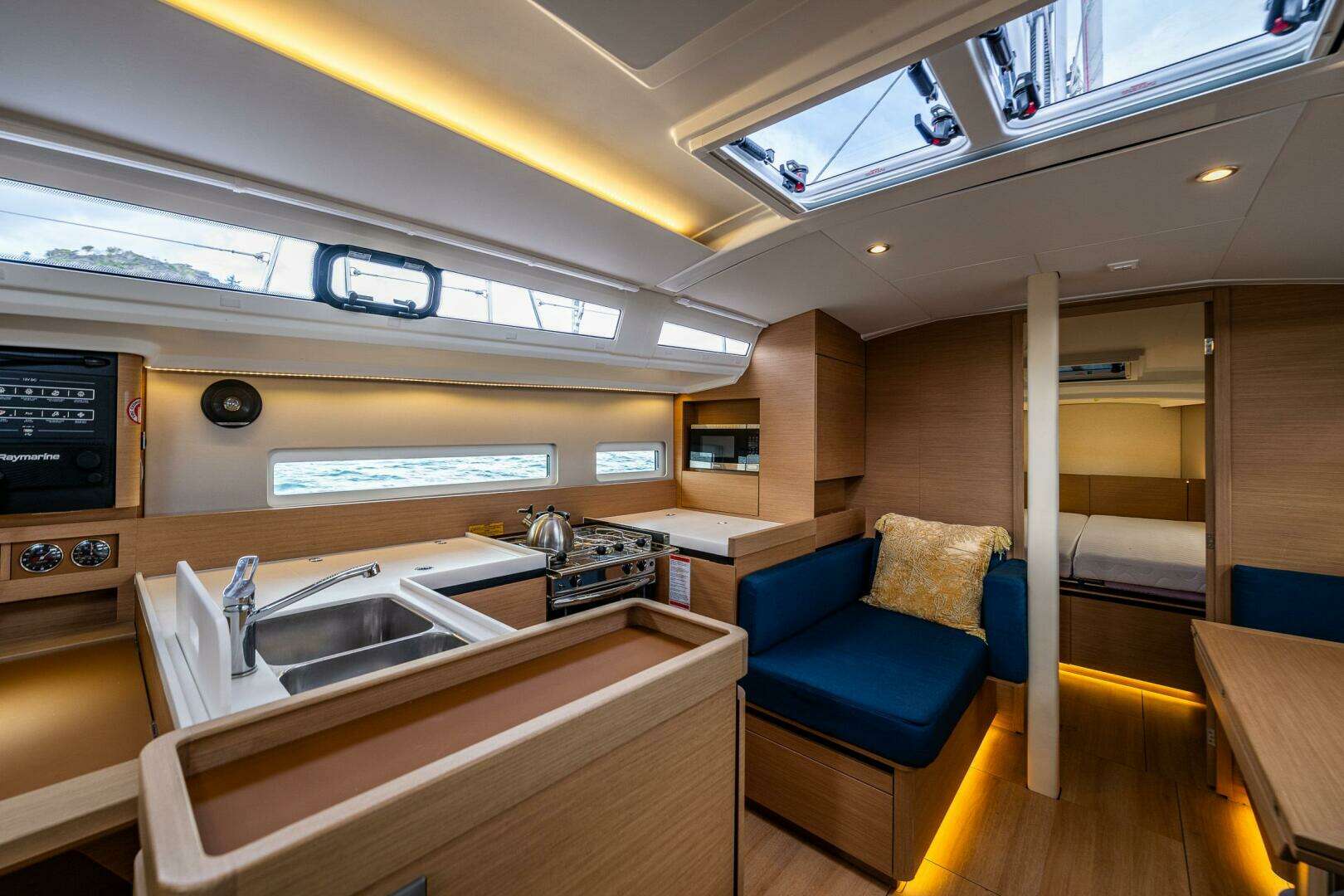 2022 Jeanneau Sun Odyssey 410 - Image 12