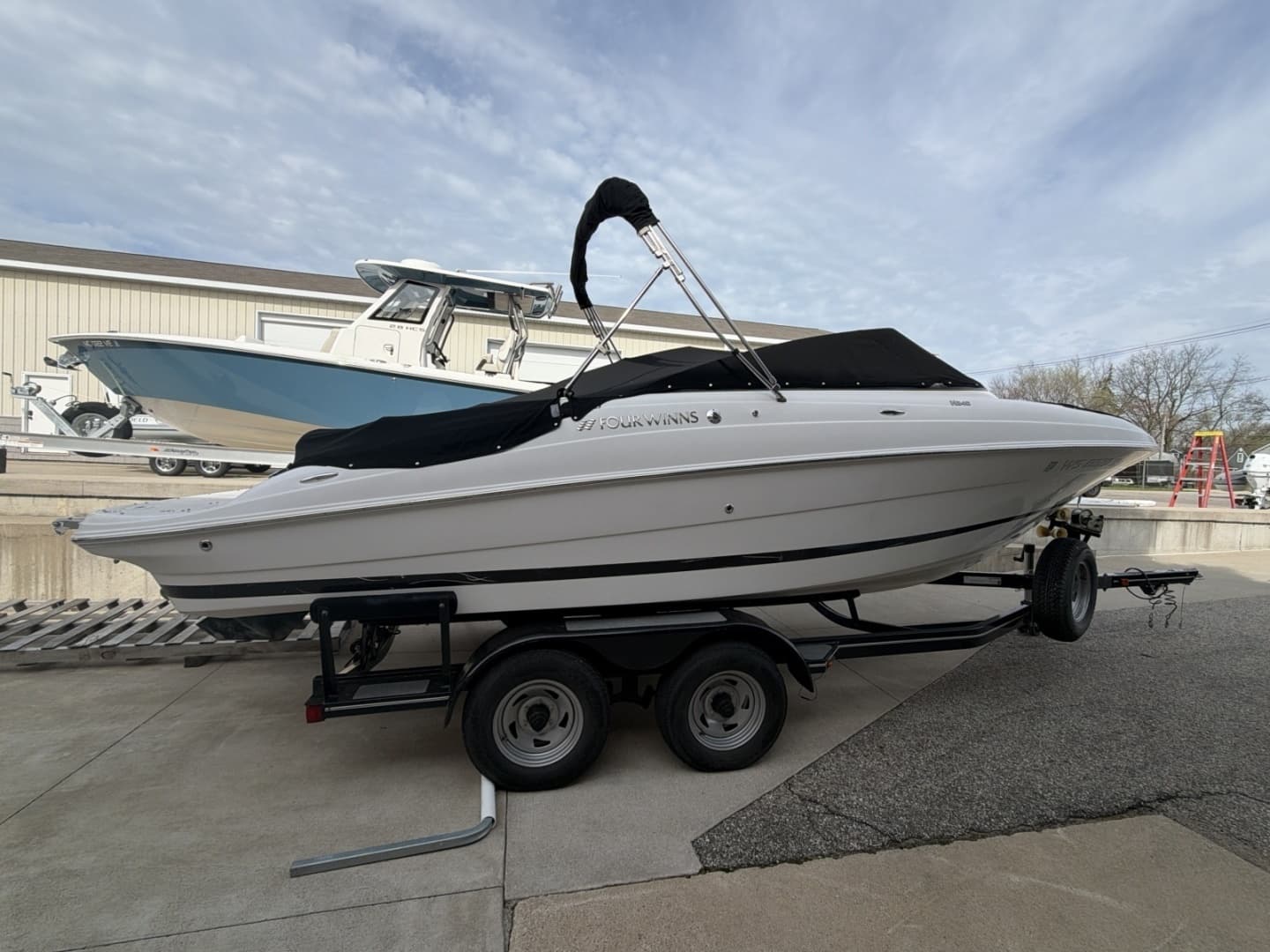 2011 Four Winns H240 - Image 5