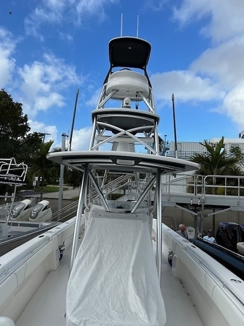 2019 Contender Center Console - Image 12