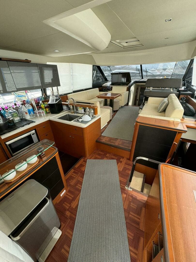 2014 Prestige 550 - Image 16