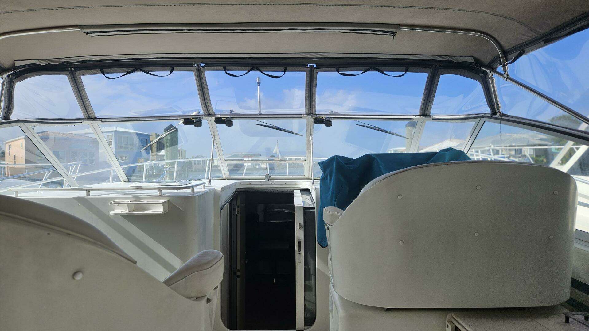 1990 Trojan 11M Express - Image 5