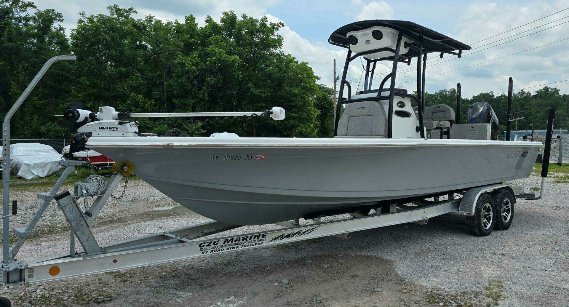 2023 Sea Pro 248 Bay - Image 3