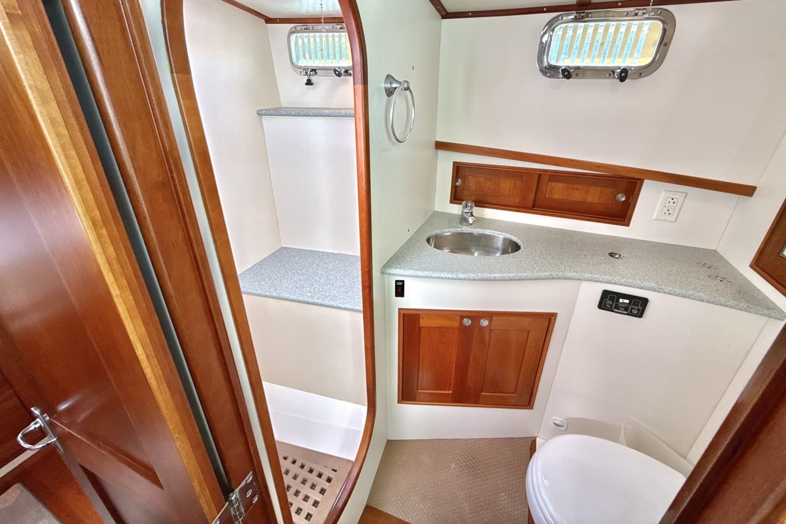 2007 Duffy Atlantic 37 - Image 18